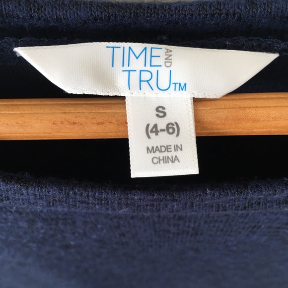 sweater - Picture 7 of 7